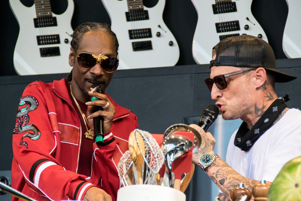 Snoop Dogg zlomil Guinnessov svetový rekord o najväčší gin s džúsom